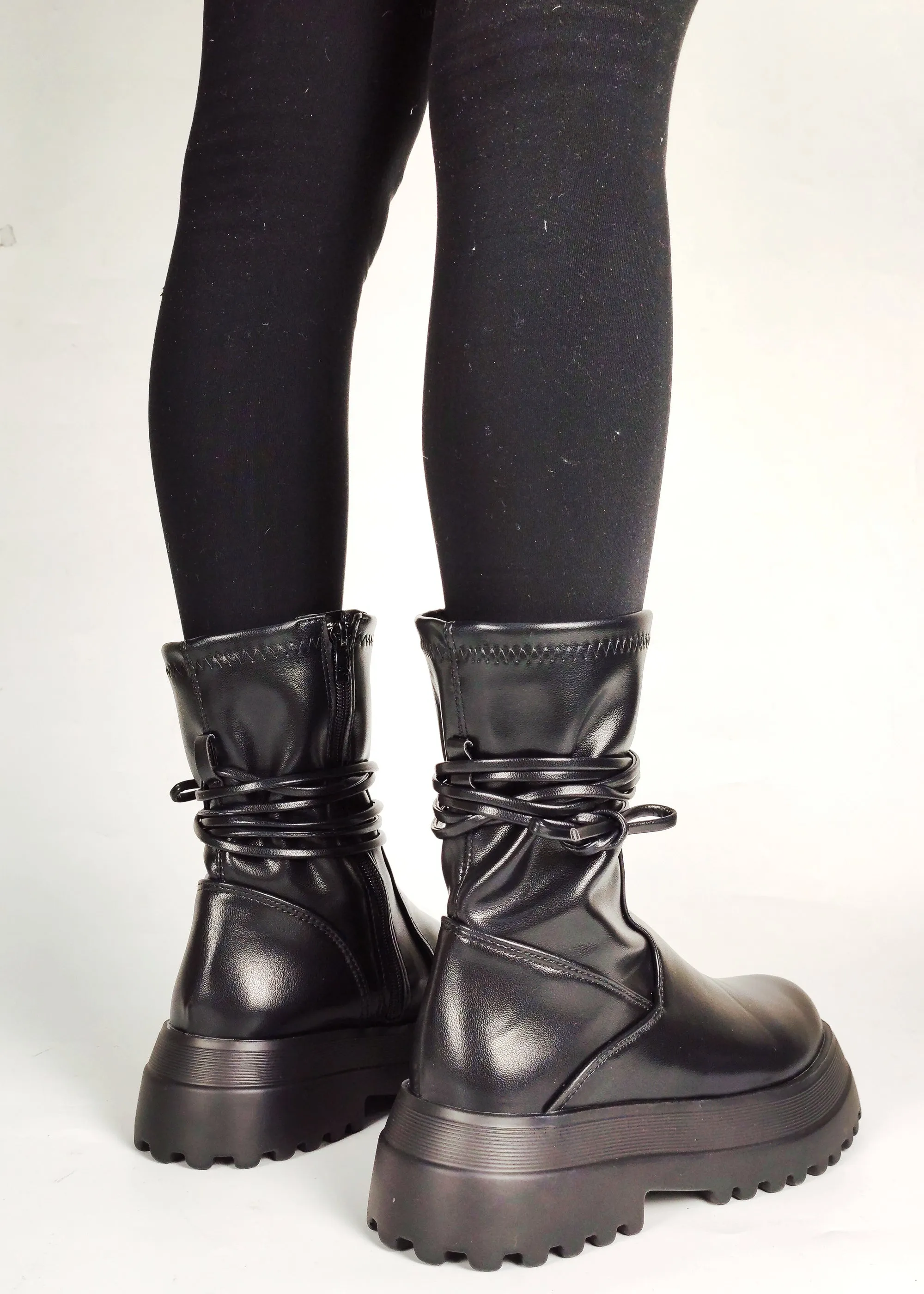 BLACK CHUNKY LEATHER BOOTS
