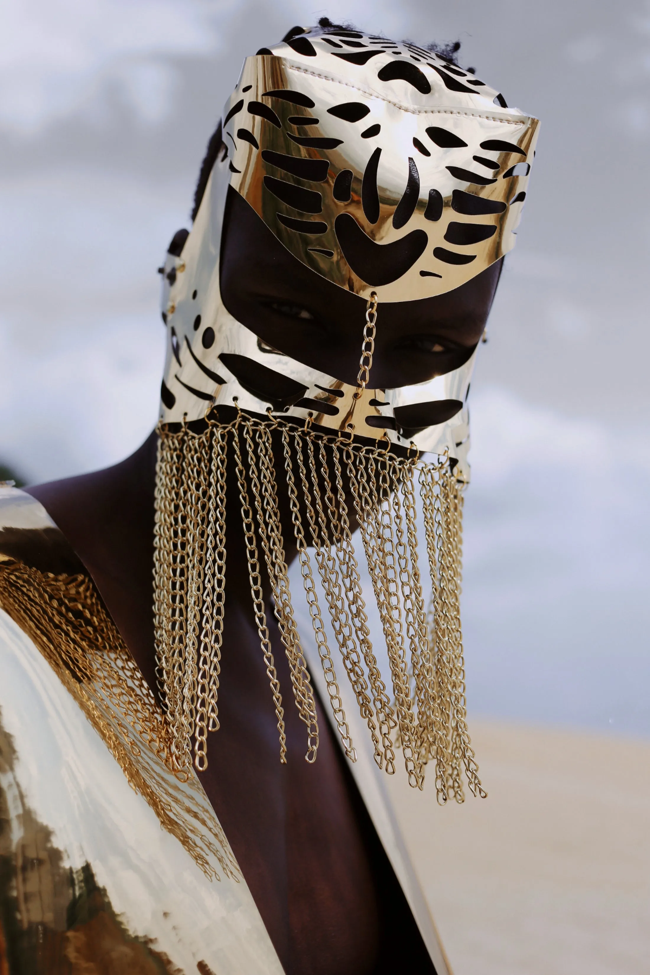 Set / Mask, Vest, Cuffs / GOLD