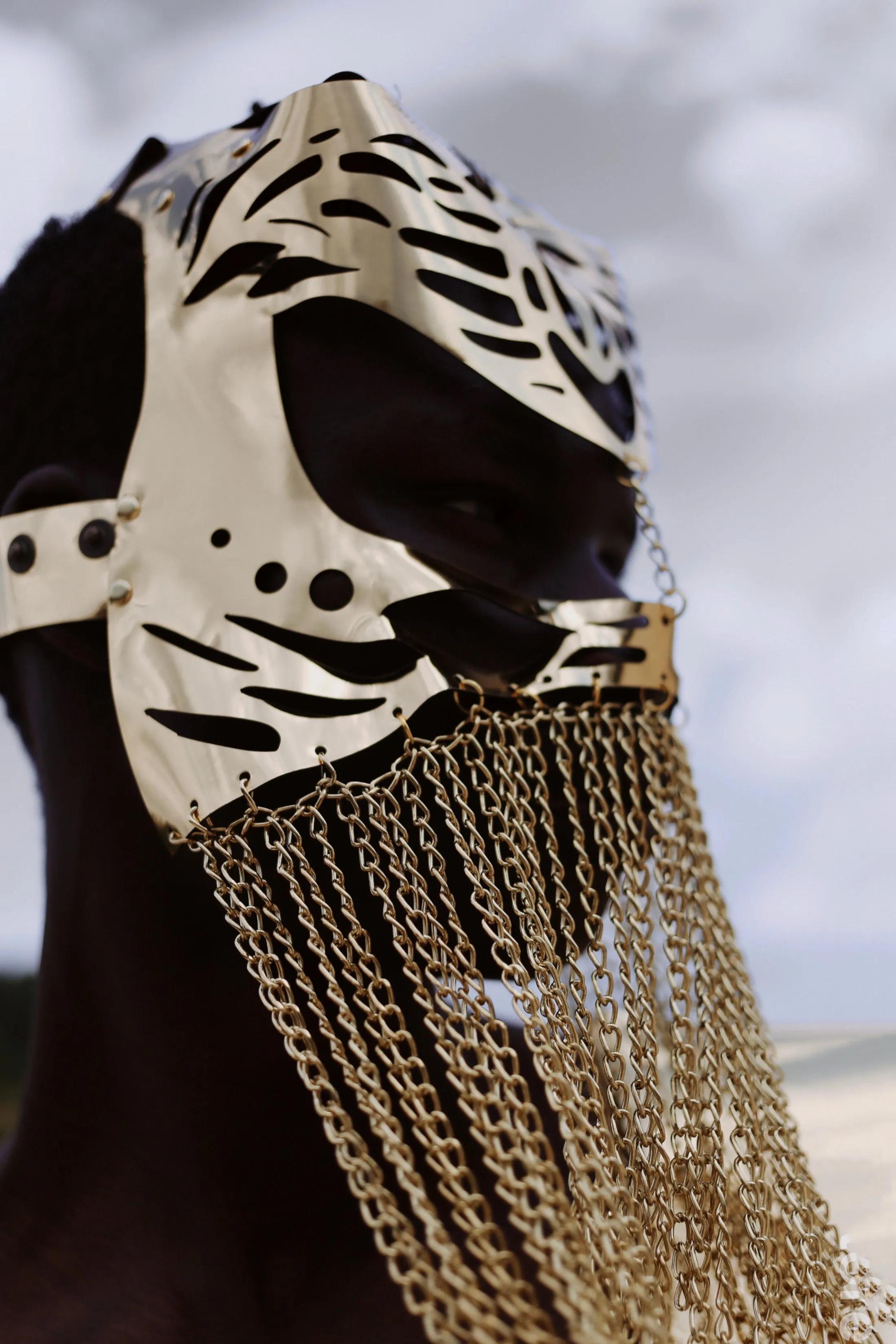 Set / Mask, Vest, Cuffs / GOLD