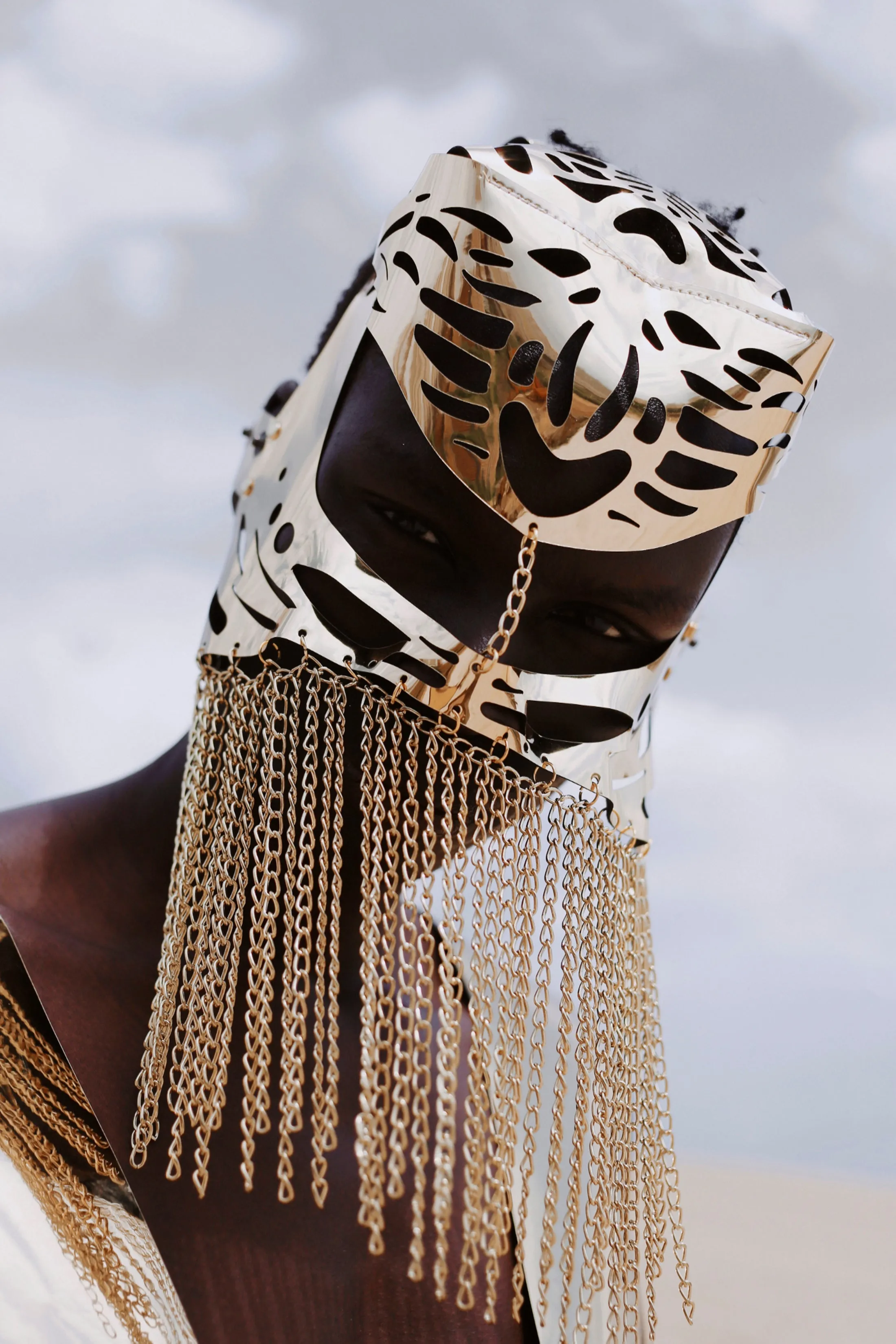 Set / Mask, Vest, Cuffs / GOLD