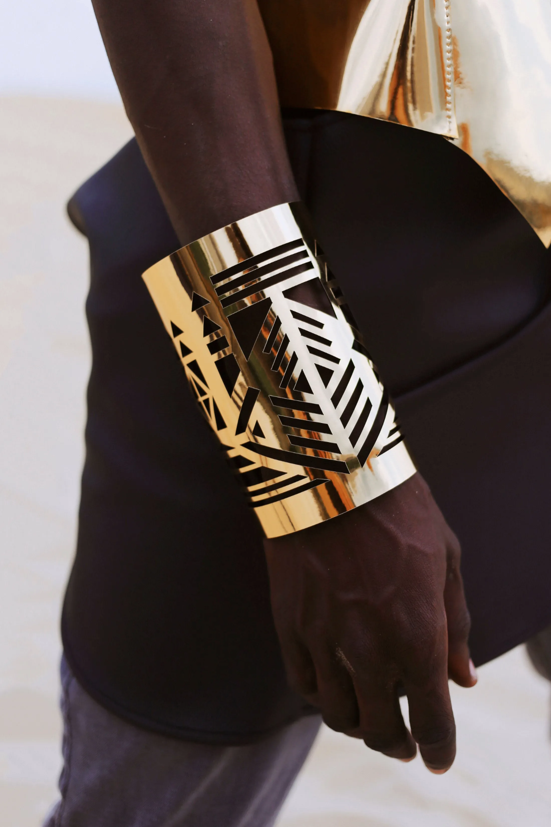 Set / Mask, Vest, Cuffs / GOLD